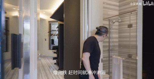 成都1.5亿豪宅火了！一小张地毯10w，买就送游艇码头，网友：都很满意，就差钱了