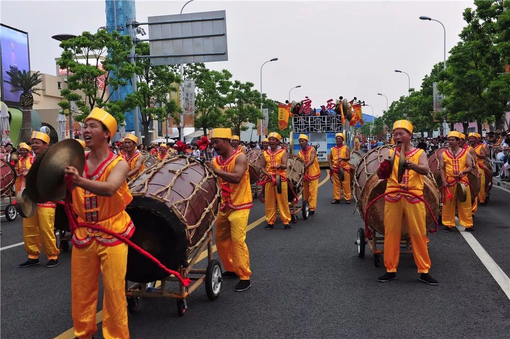 鼓槌擂响撼八方，马山会鼓情飞扬