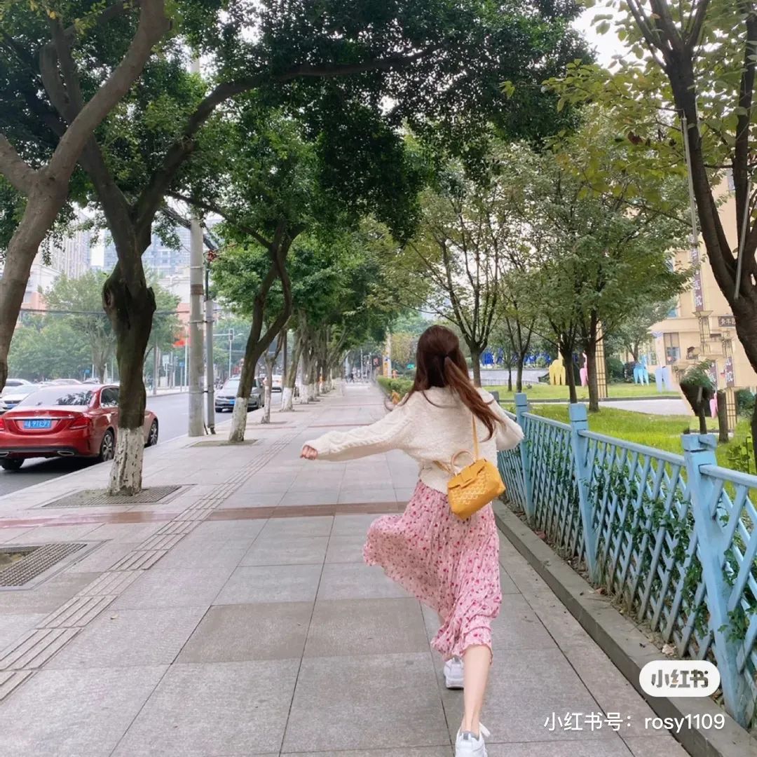 去赵露思家里做客是什么综艺,赵露思私下穿衣打扮