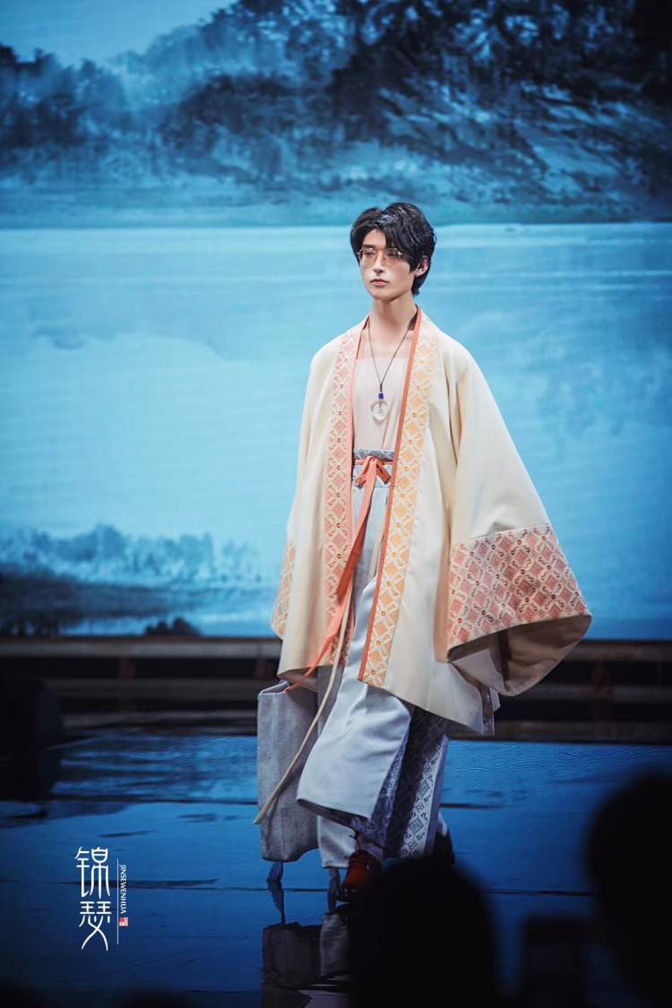 Coser万象：沉迷二次元，他们都曾付出过什么|CCG现场