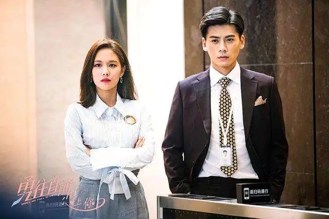 出道即巅峰，拿奖拿到手软，业务没得挑歌红人不红的她还能翻身吗