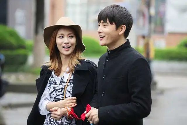 出道即巅峰，拿奖拿到手软，业务没得挑歌红人不红的她还能翻身吗