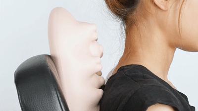 颈椎牵引器锻炼老人,每天30分钟颈椎牵引器