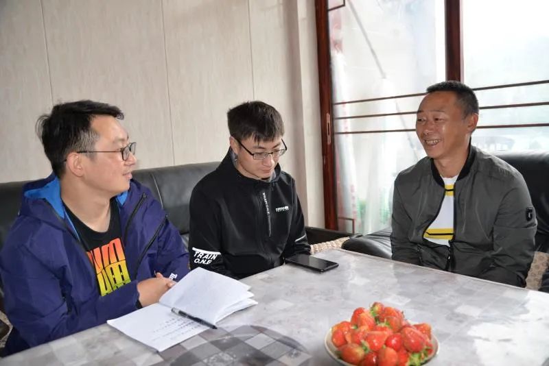 扶贫故事纪录片,扶贫故事两千字