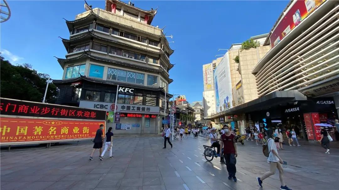 就在今晚！东门步行街千余种外贸优品等你来“淘”！