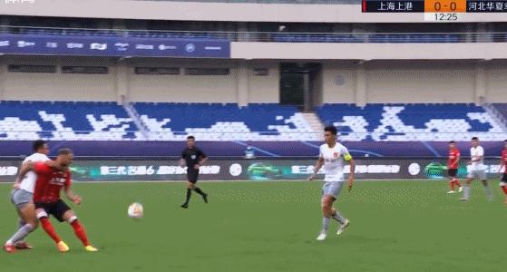 这场输不起的较量泰达不妨利用老熟人的弱点寻找机会