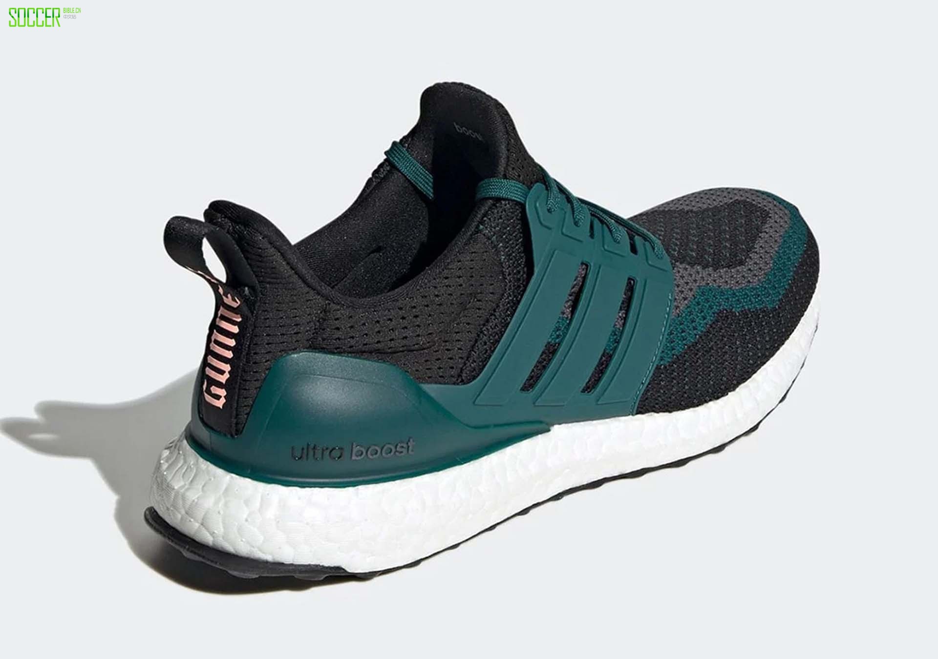 阿迪达斯推出俱乐部专属UltraboostDNA跑鞋