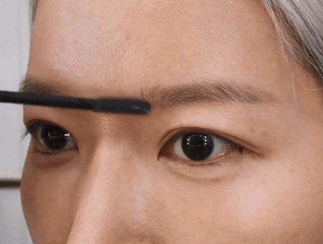 怎么画无瑕底妆专业化妆师,怎么画明星化妆师的底妆