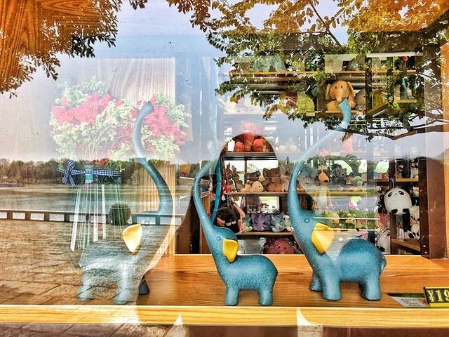 一叶轻舟过烟雨漓江全文,游览阳朔漓江诗词