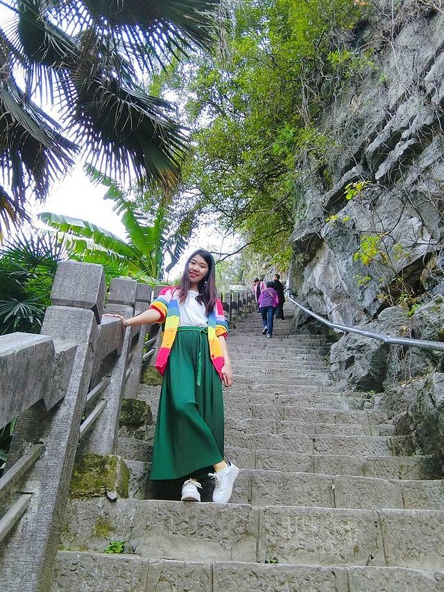 一叶轻舟过烟雨漓江全文,游览阳朔漓江诗词