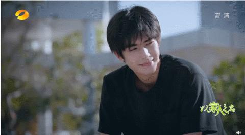 这种男人没结婚早点离开没有好的,男人还不分手留着过年吗