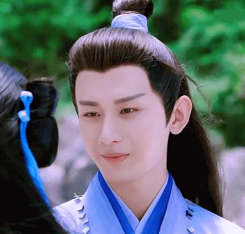 琉璃让成毅受的委屈,琉璃被浇开水后续