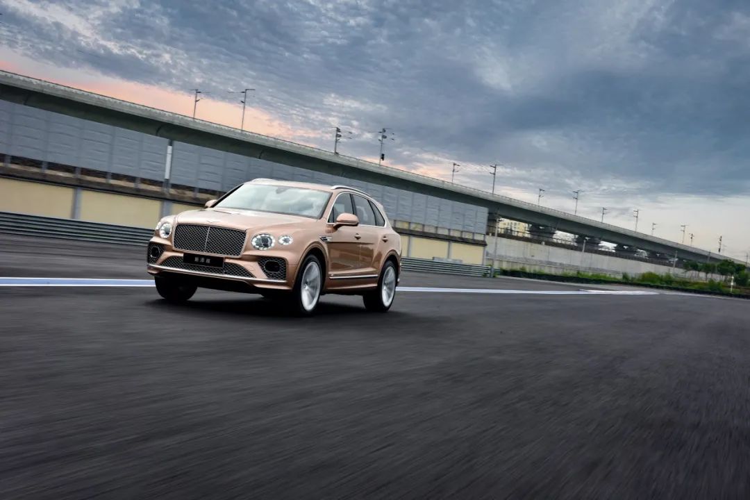 奢侈品带来自信,奢侈品彰显自己的实力