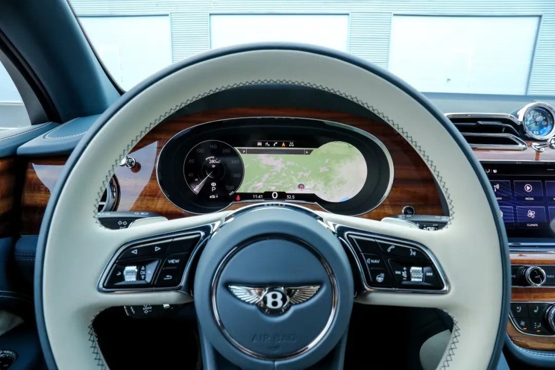 奢侈品带来自信,奢侈品彰显自己的实力