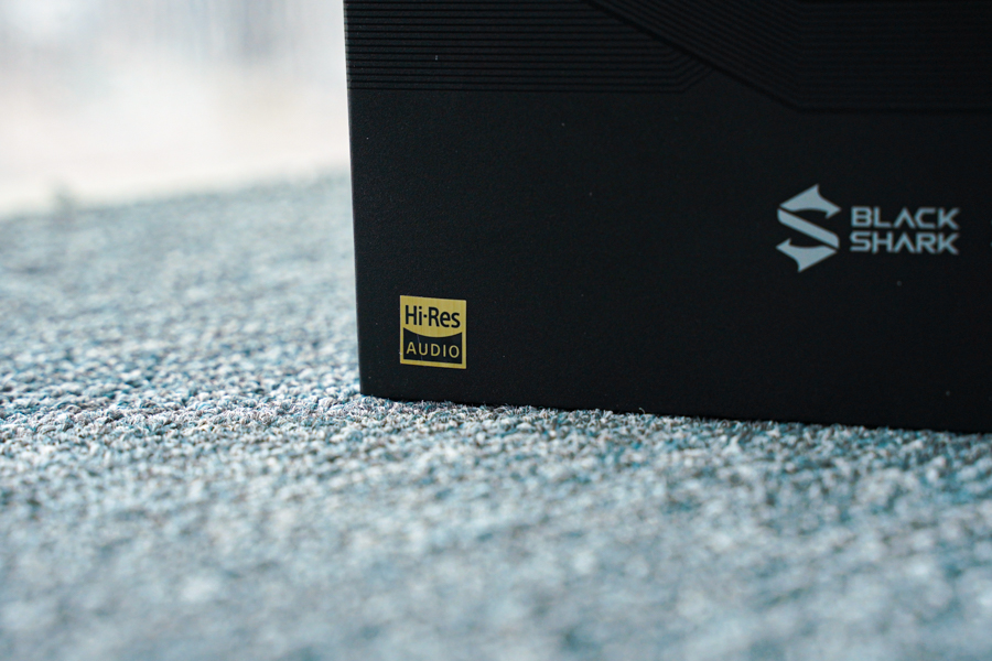 腾讯黑鲨游戏手机3S开箱：风格仍然鲜明，娱乐体验继续提升