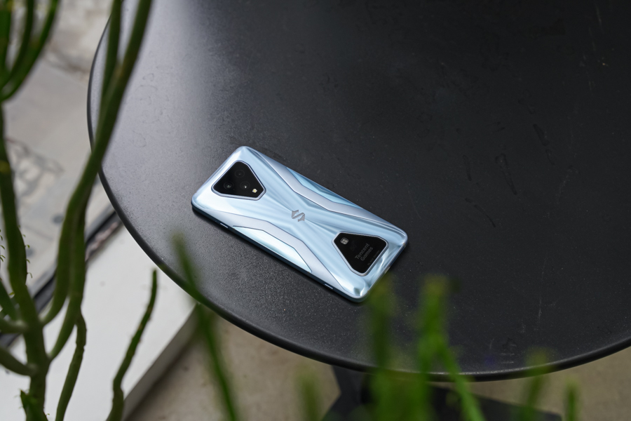 腾讯黑鲨游戏手机3S开箱：风格仍然鲜明，娱乐体验继续提升