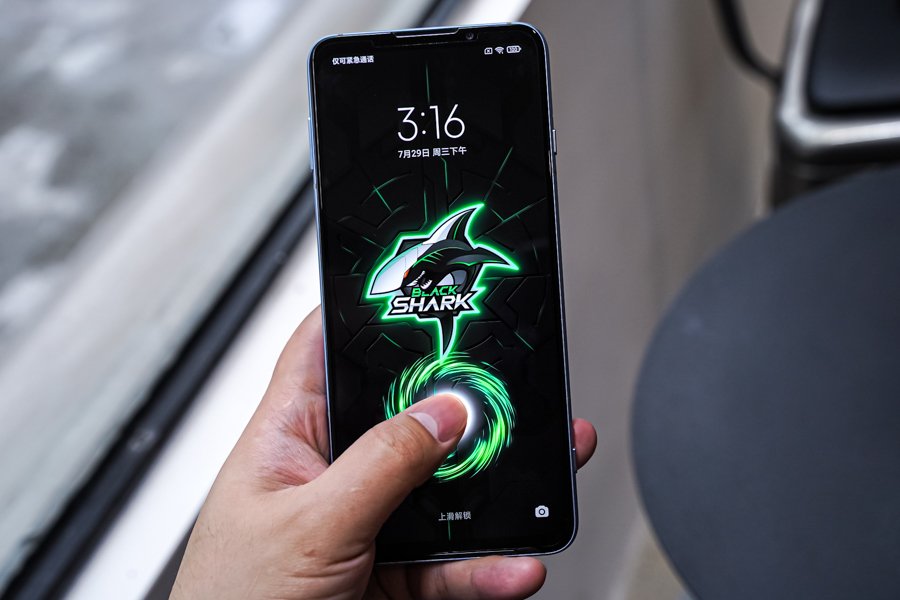 腾讯黑鲨游戏手机3S开箱：风格仍然鲜明，娱乐体验继续提升