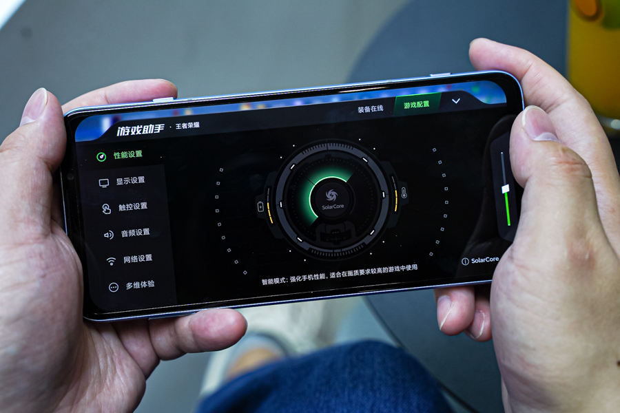 腾讯黑鲨游戏手机3S开箱：风格仍然鲜明，娱乐体验继续提升