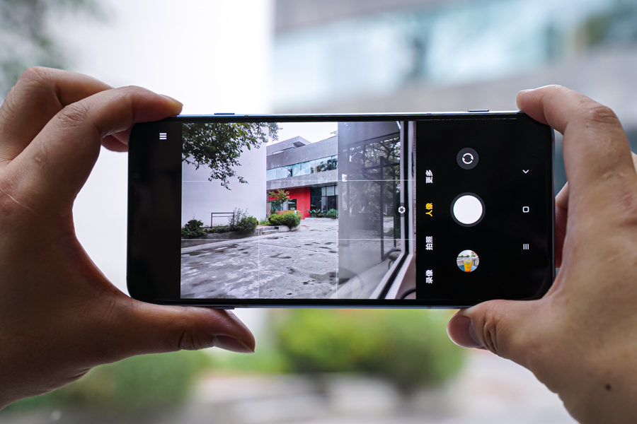 腾讯黑鲨游戏手机3S开箱：风格仍然鲜明，娱乐体验继续提升