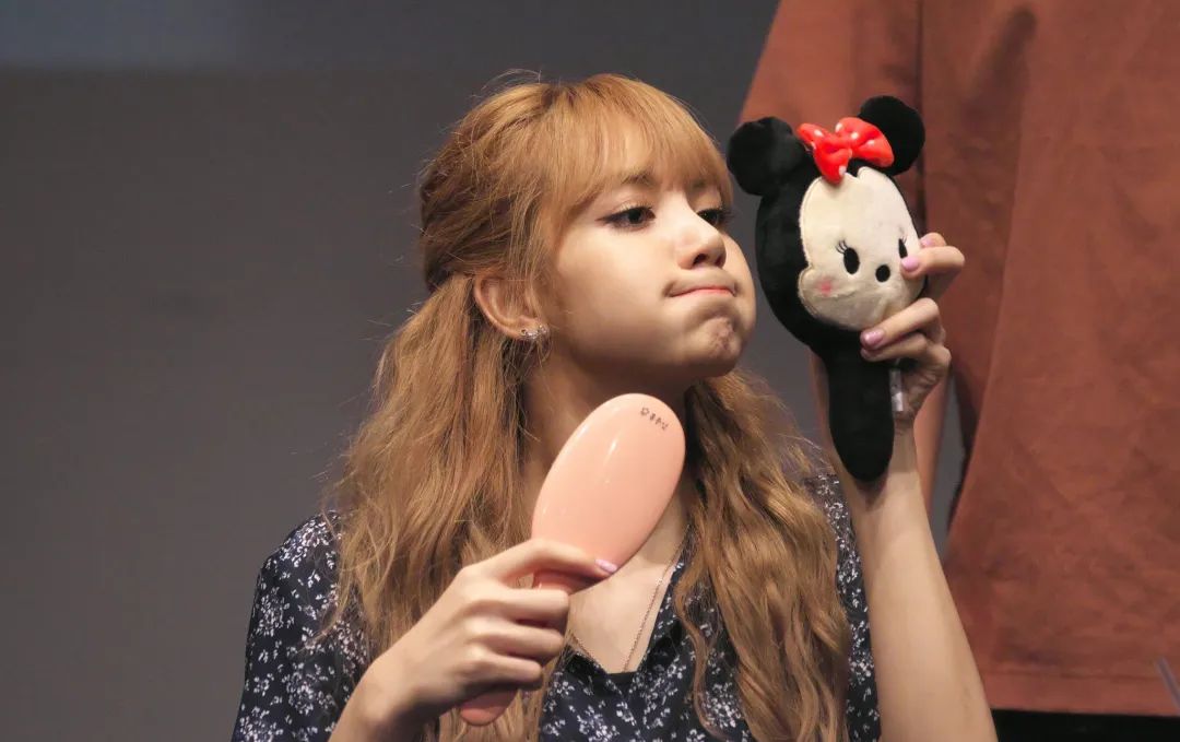 瑞酱长草日记丨美容小“嘟嘟脸”Lisa，原来也被嘴角纹困扰着？