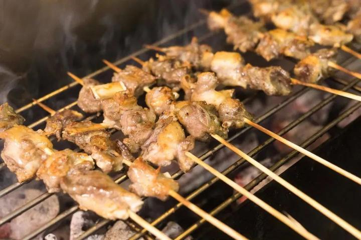 杭州老炮儿心目中的烧烤NO.1？吃遍杭州这10家烧烤，深夜zui火爆的烧烤店竟然是这里