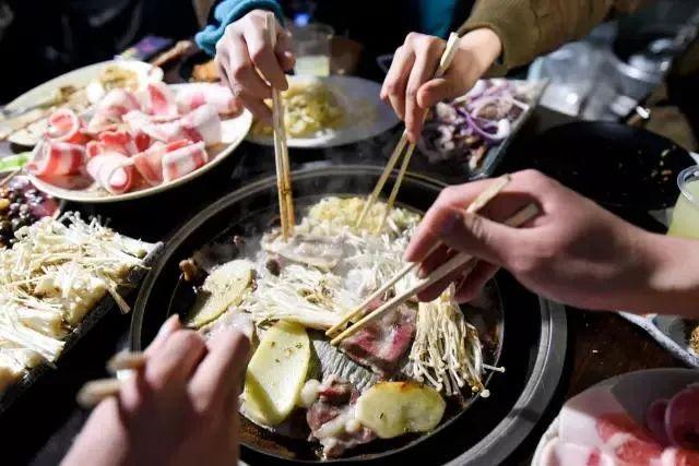 杭州老炮儿心目中的烧烤NO.1？吃遍杭州这10家烧烤，深夜zui火爆的烧烤店竟然是这里