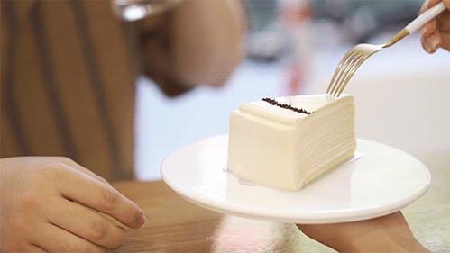 中山北路新开纯白“浪漫满屋”，好口味的千层甜品店，价格仅占某网红L家½…