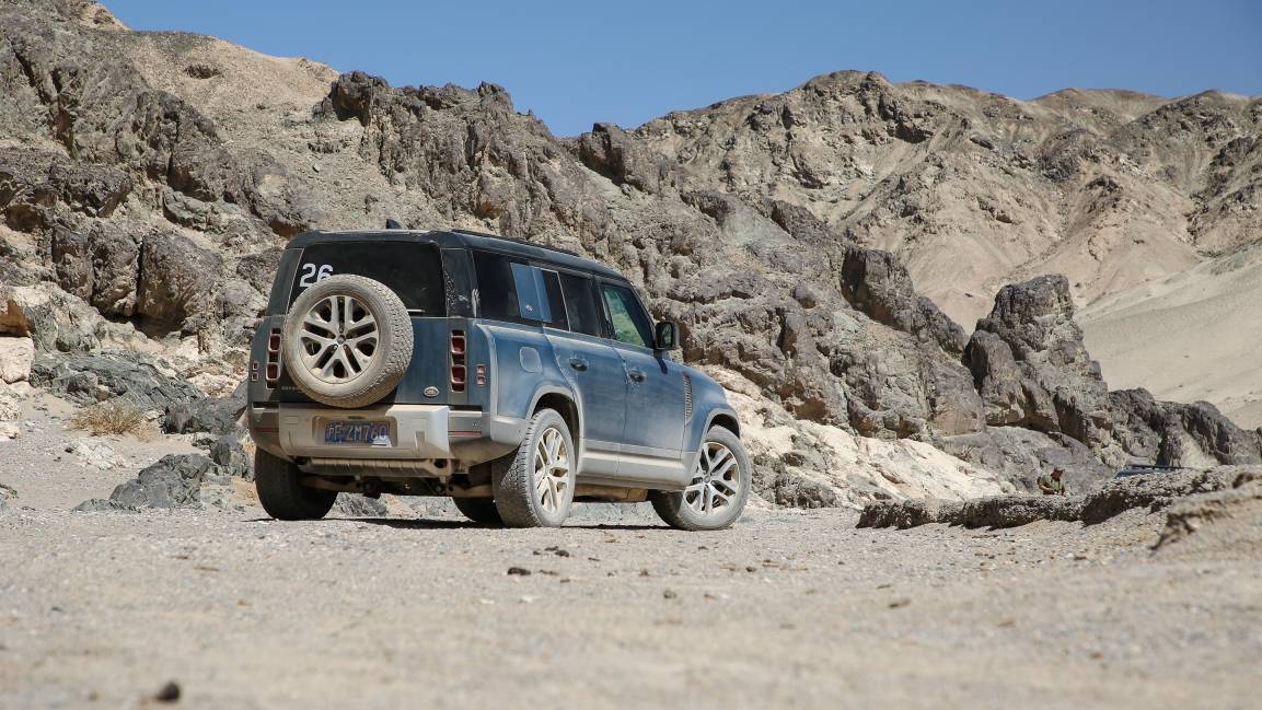 没大梁的卫士还能越野吗,越野感十足全新路虎卫士实车