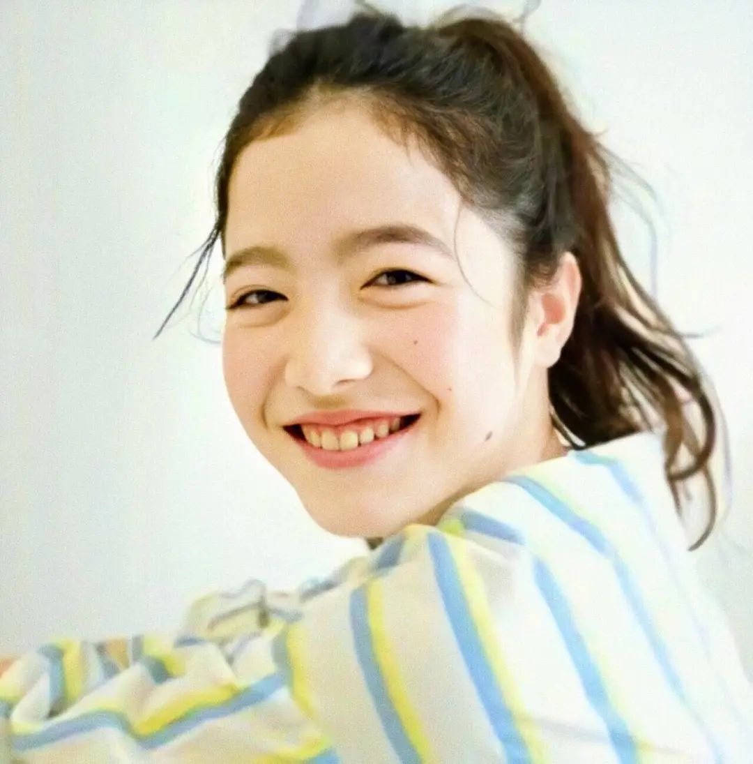 BAO美啦｜在脸上怒点七颗痣，金晨老师真的有颜任性...