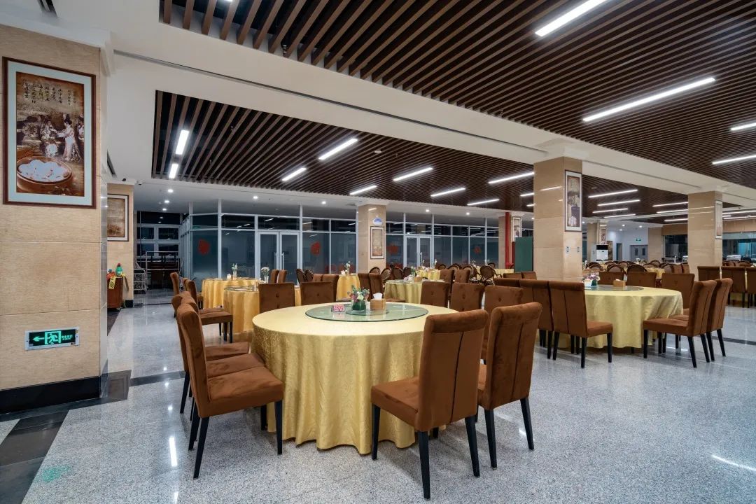 大型食堂装修,食堂重新装修改造翻新