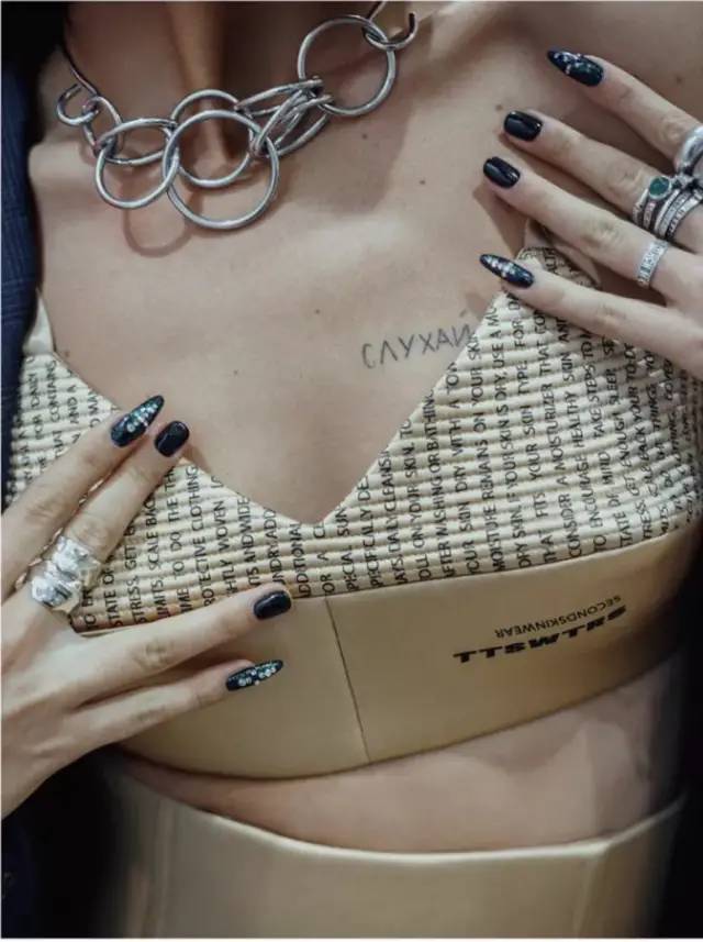 男朋友寄的包裹里的信,男朋友寄的包裹礼物