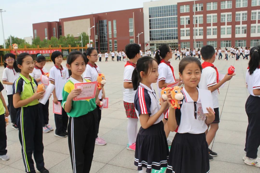 青岛红领巾争章活动内容怎么写,开展红领巾奖章争章活动总结