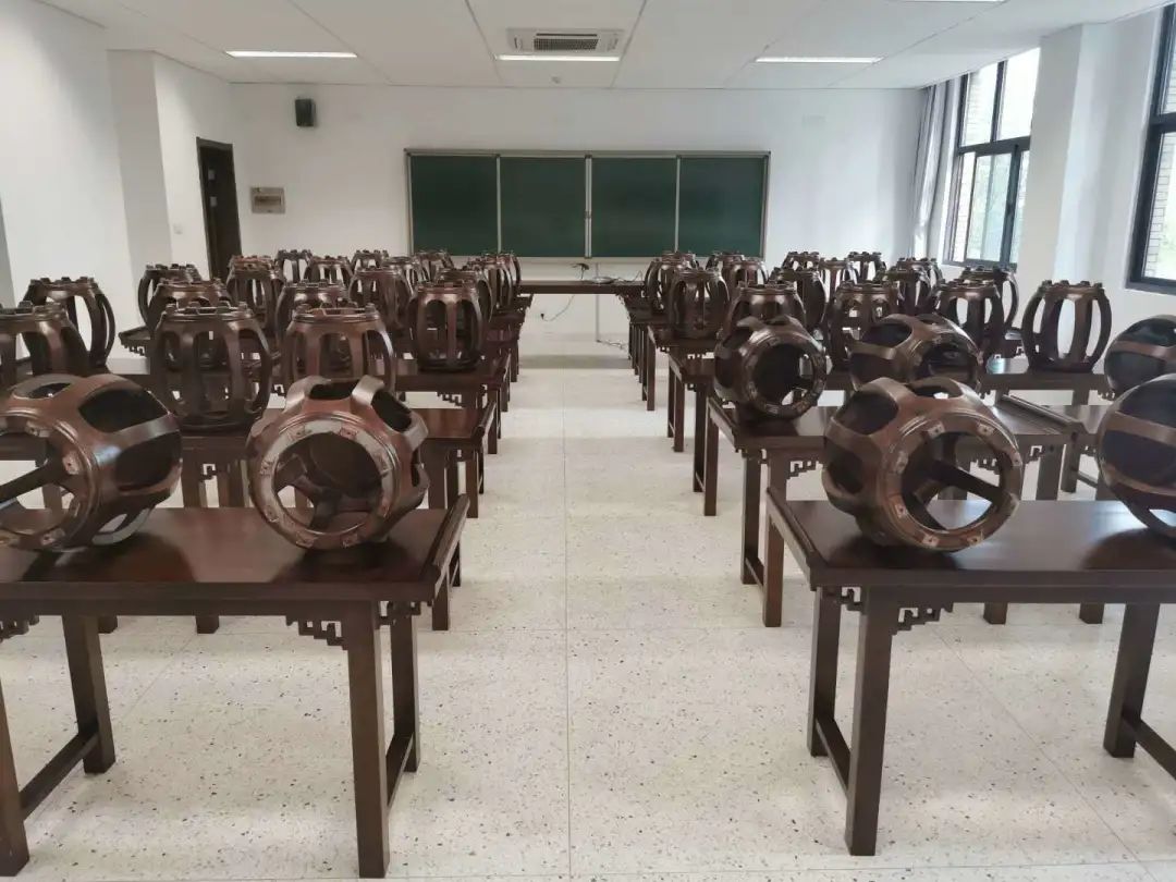 瀹樺鍗楀笀闄勪腑鏍戜汉,鏍戜汉瀛︽牎鍔涗汉鏍″尯甯堣祫鍔涢噺