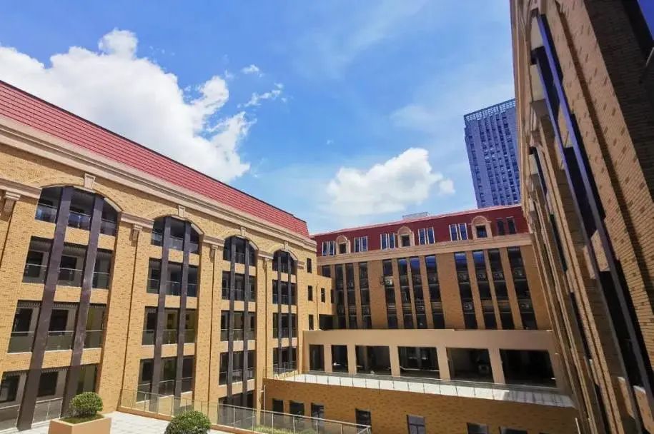 瀹樺鍗楀笀闄勪腑鏍戜汉,鏍戜汉瀛︽牎鍔涗汉鏍″尯甯堣祫鍔涢噺