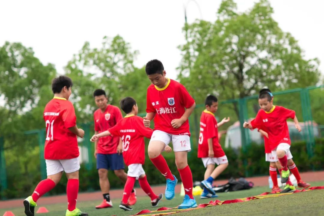 松江羽毛球培训基地,松江体育培训训练营哪家好