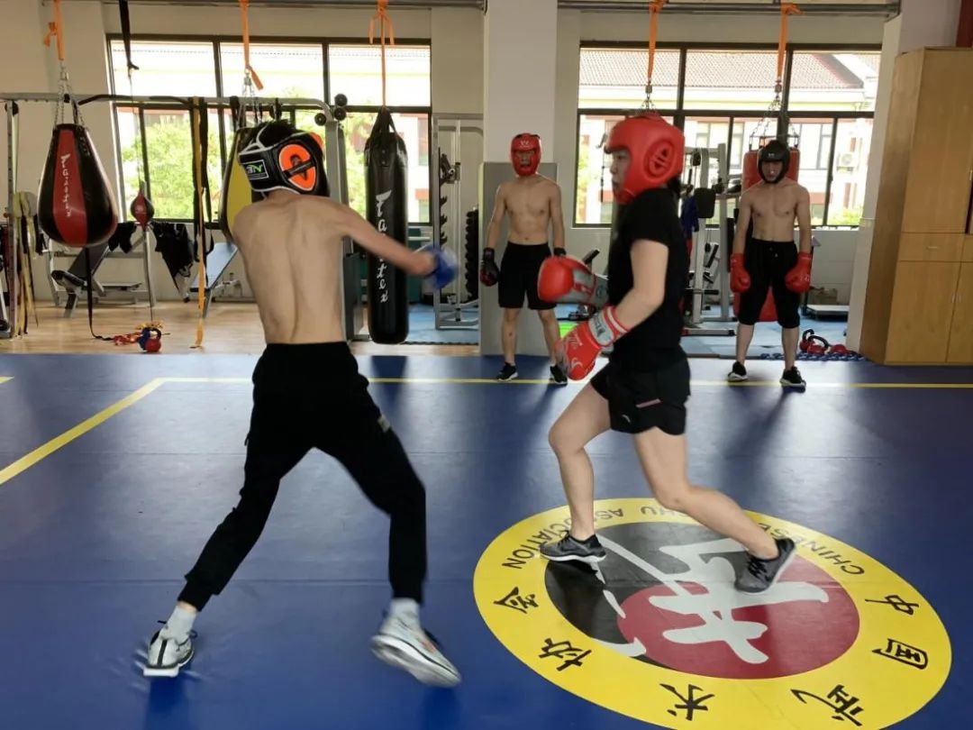 松江羽毛球培训基地,松江体育培训训练营哪家好