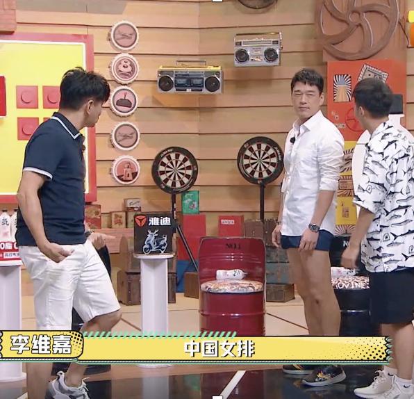 穿超短裤出门的人什么心态,一年四季穿短裤男人