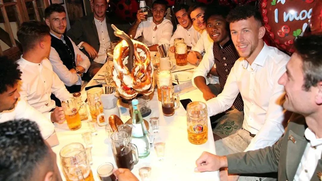 servus咖啡酒吧,servus德餐咖啡酒吧