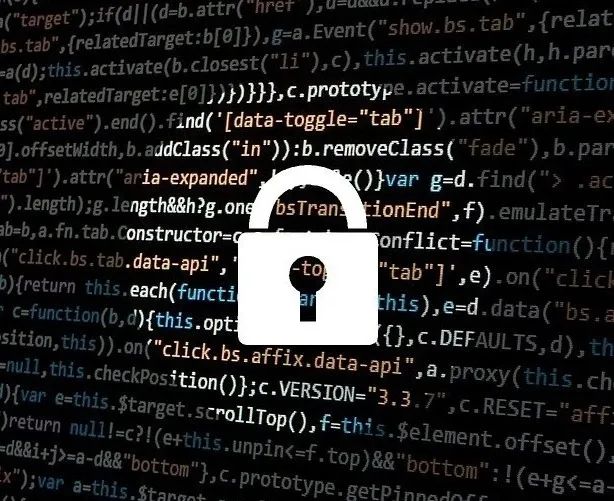 “测你的出轨几率是多少”“多久后你会大富大贵”…输入名字就能测“前世今生”？背后真相太吓人了