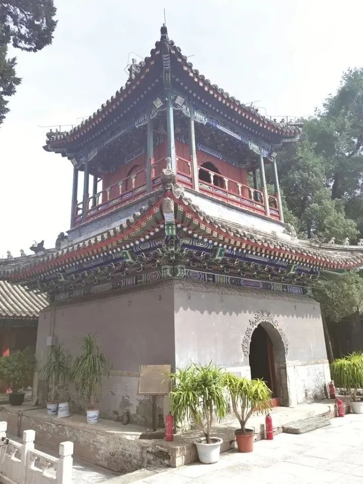 北京牛街清真寺始建于哪年,北京牛街清真寺属于阿拉伯风格吗