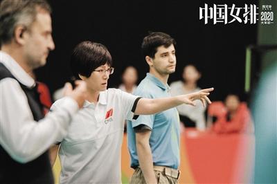 上演扣杀拦网,夺冠拦网镜头