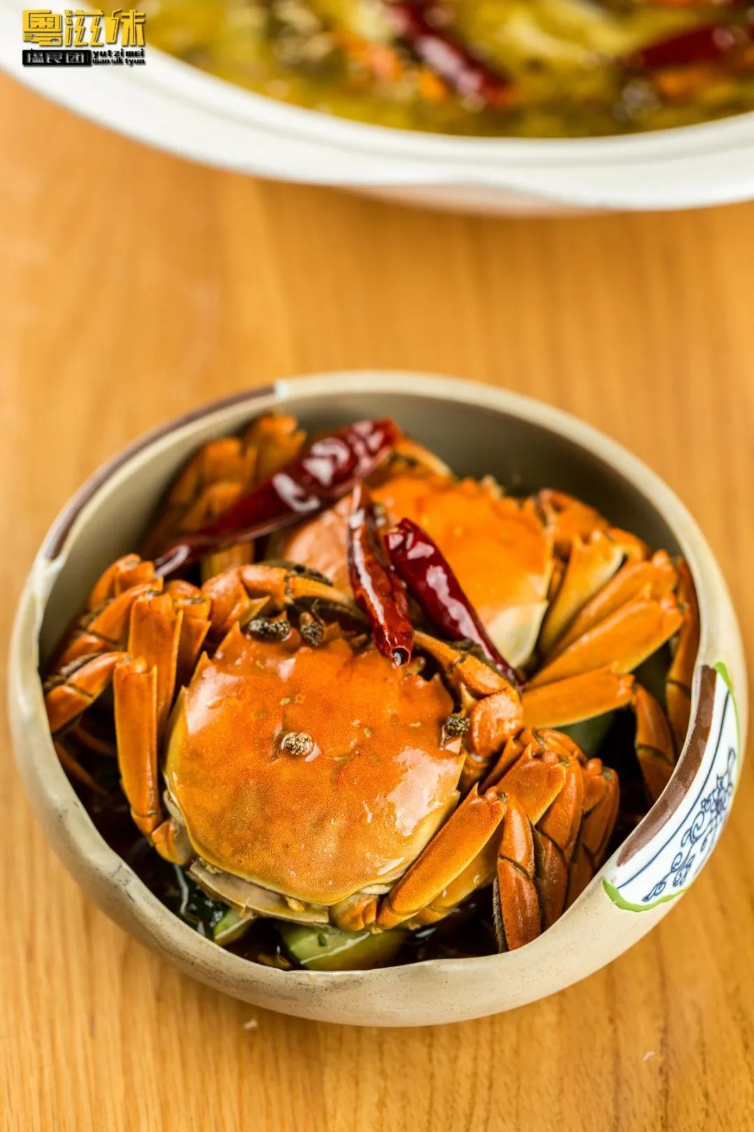 就为这①口，吃一只肥蟹比喝一杯奶茶还便宜