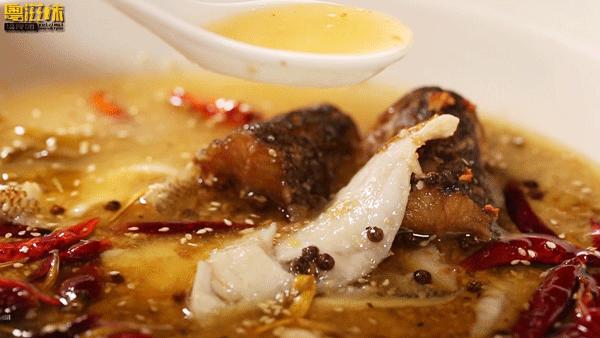 就为这①口，吃一只肥蟹比喝一杯奶茶还便宜