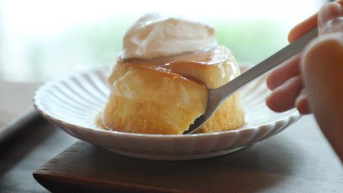 滨江西的新晋甜品店，一对情侣、两只柴犬守护着，超有爱