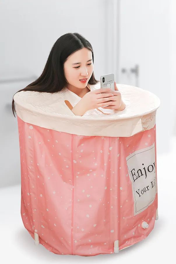 小浴室必备之折叠泡澡桶,有了折叠泡澡桶在家也能泡澡了