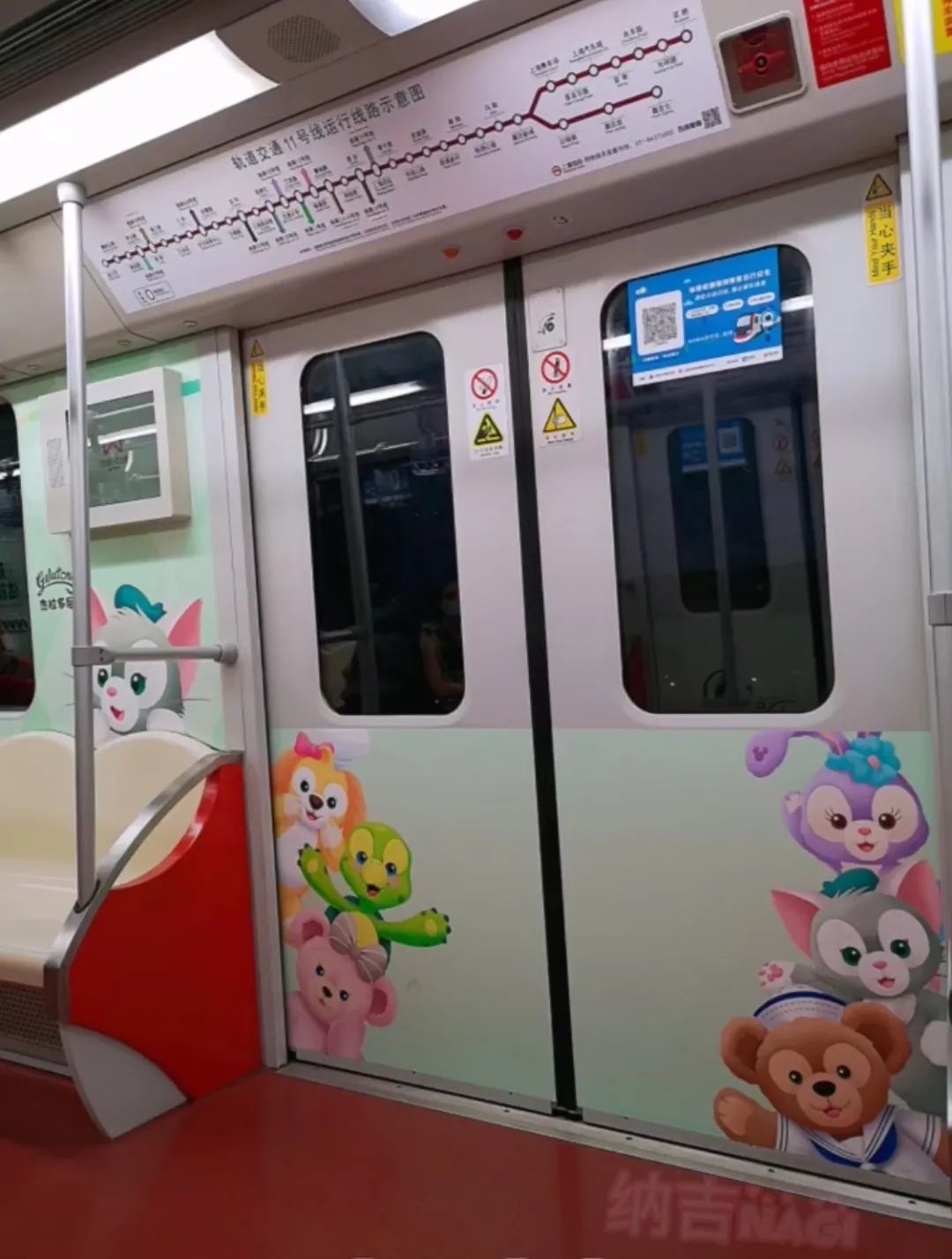 坐着地铁看浦东｜美到惊艳！童话乐园、古镇园林、跑酷金字塔……这条地铁线都能到，还能跨省游