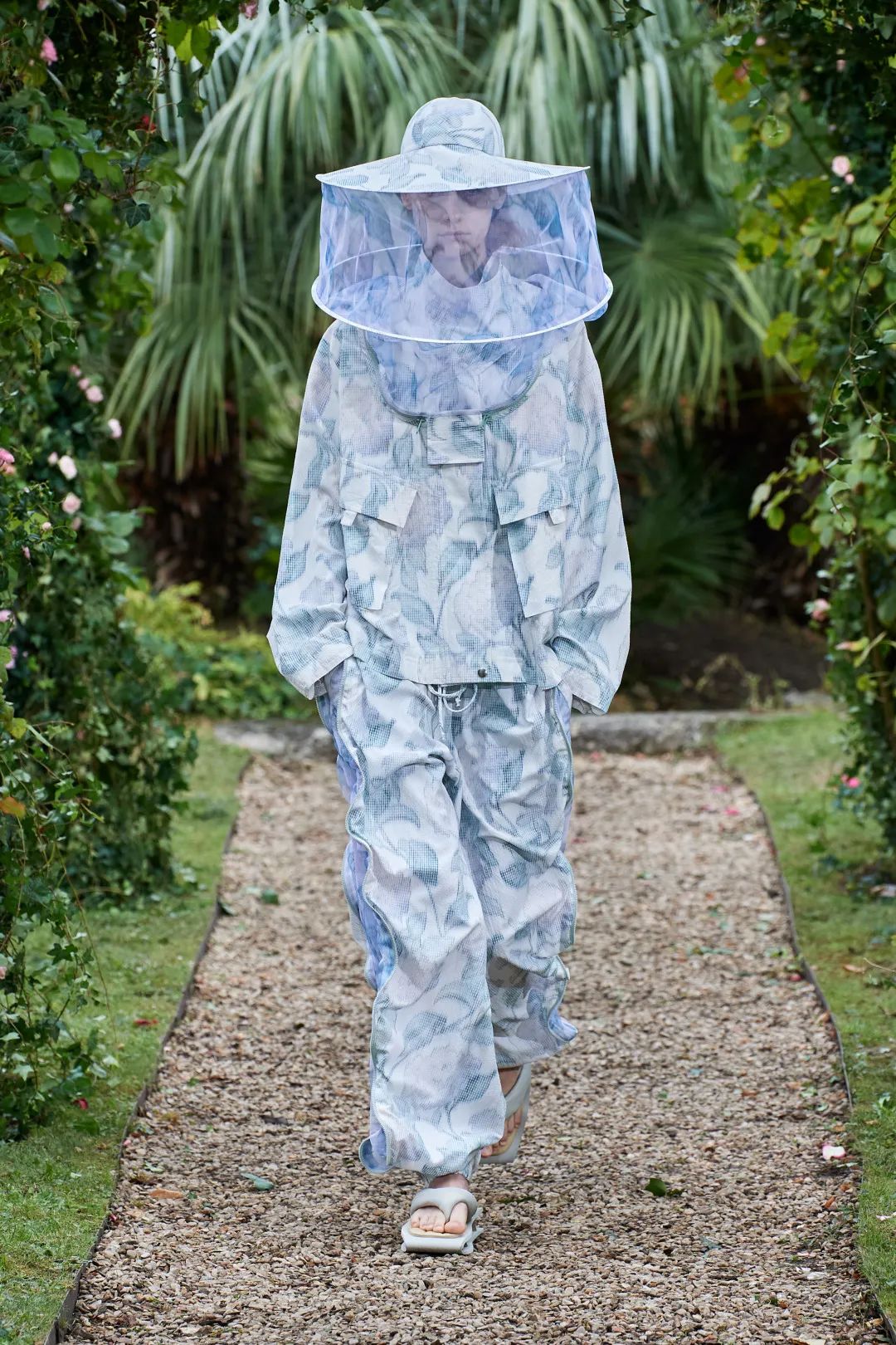 2020时装周解读,井然有序全文