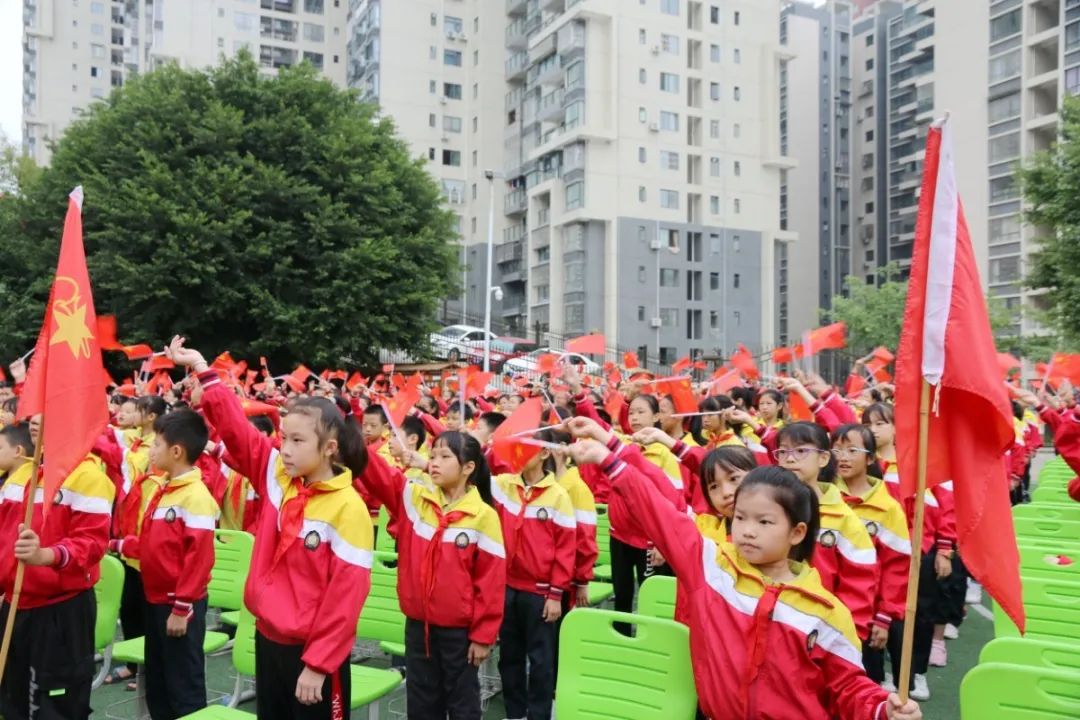 传承红色基因争当少先队员,传承红色基因争做时代新人少先队