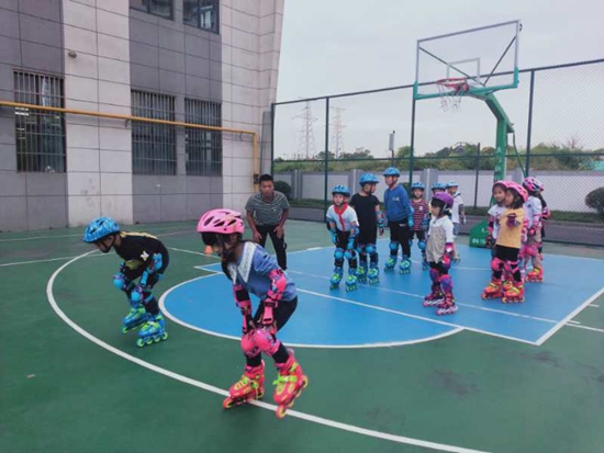 杭州小学免费托管教育,杭州小学生托管新模式