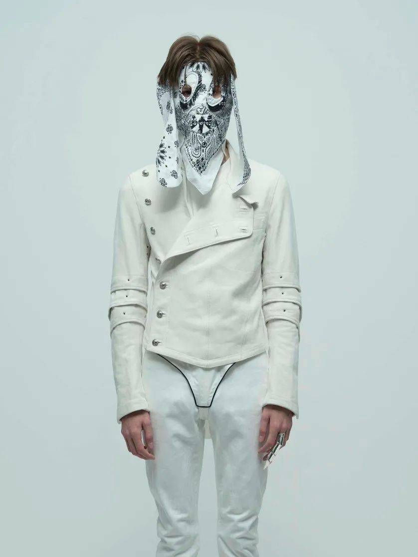 连吴赫都偏爱的「面具」，原来早就成为时装秀场的常客